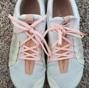 Women's Altra HIIT XT Mid Zero Drop Size 9.5 White Pink